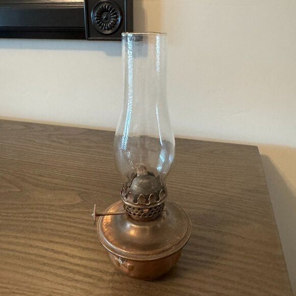 Brass Mini Hurricane Oil Lamp – Vintage - So Cute & Collectible! - Picture 5 of 6